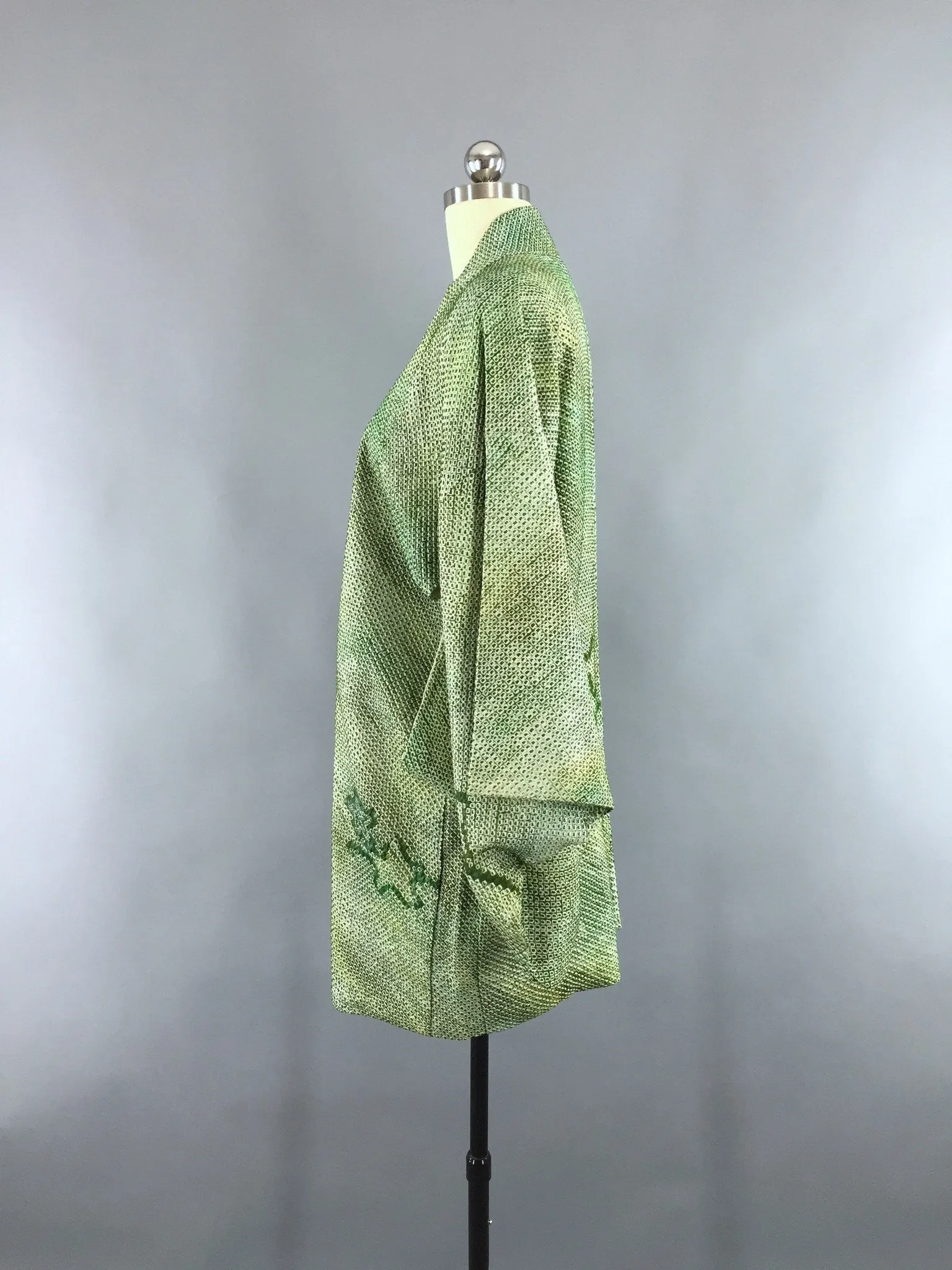 1960s Vintage Silk Haori Kimono Cardigan Jacket with Green Ombre Shibori Stars