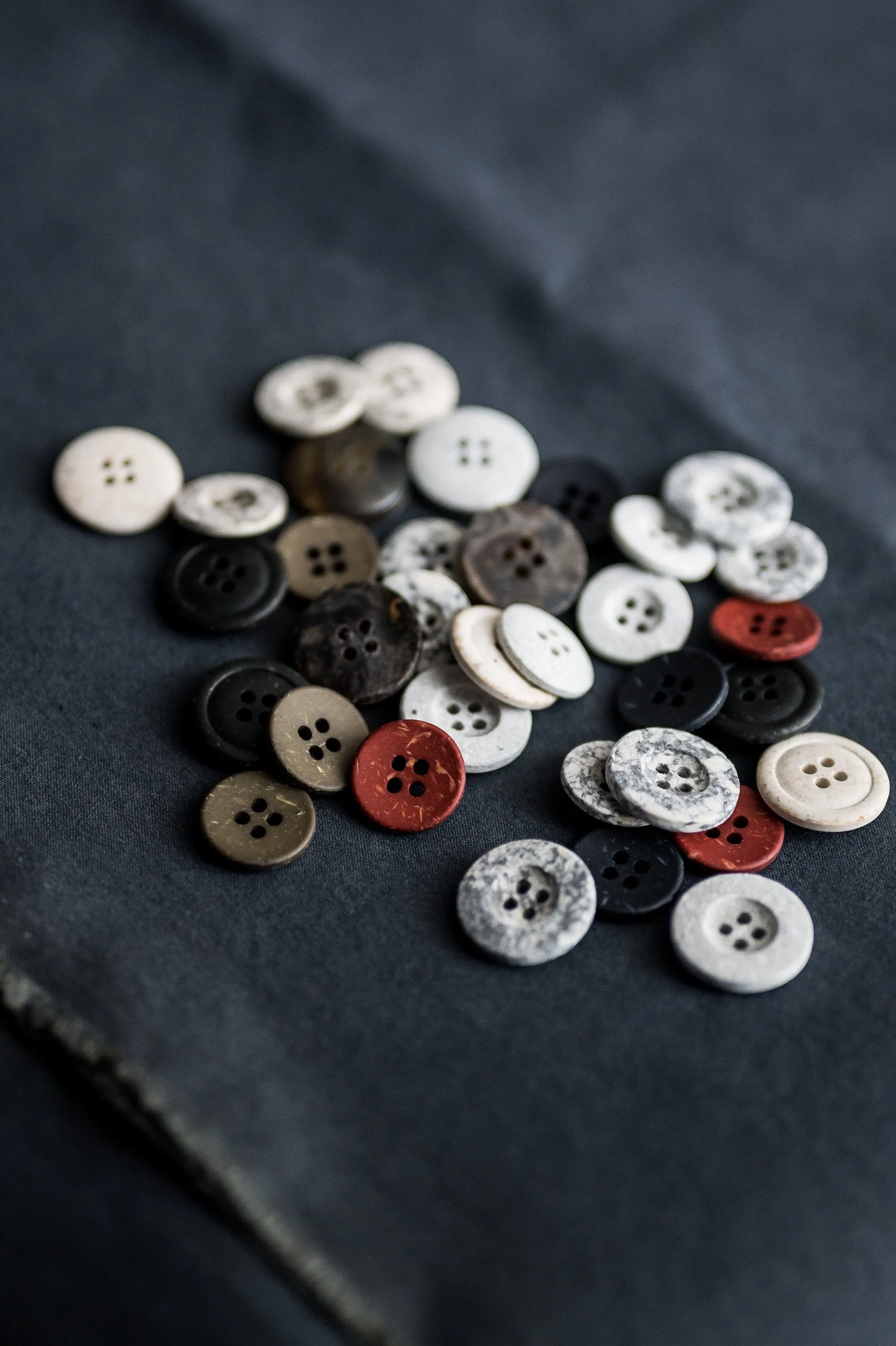 Merchant & Mills - Recycled Resin Button - City Snow 20mm