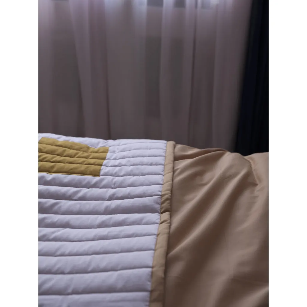 Quilted Blanket Graphic - Caramel mix