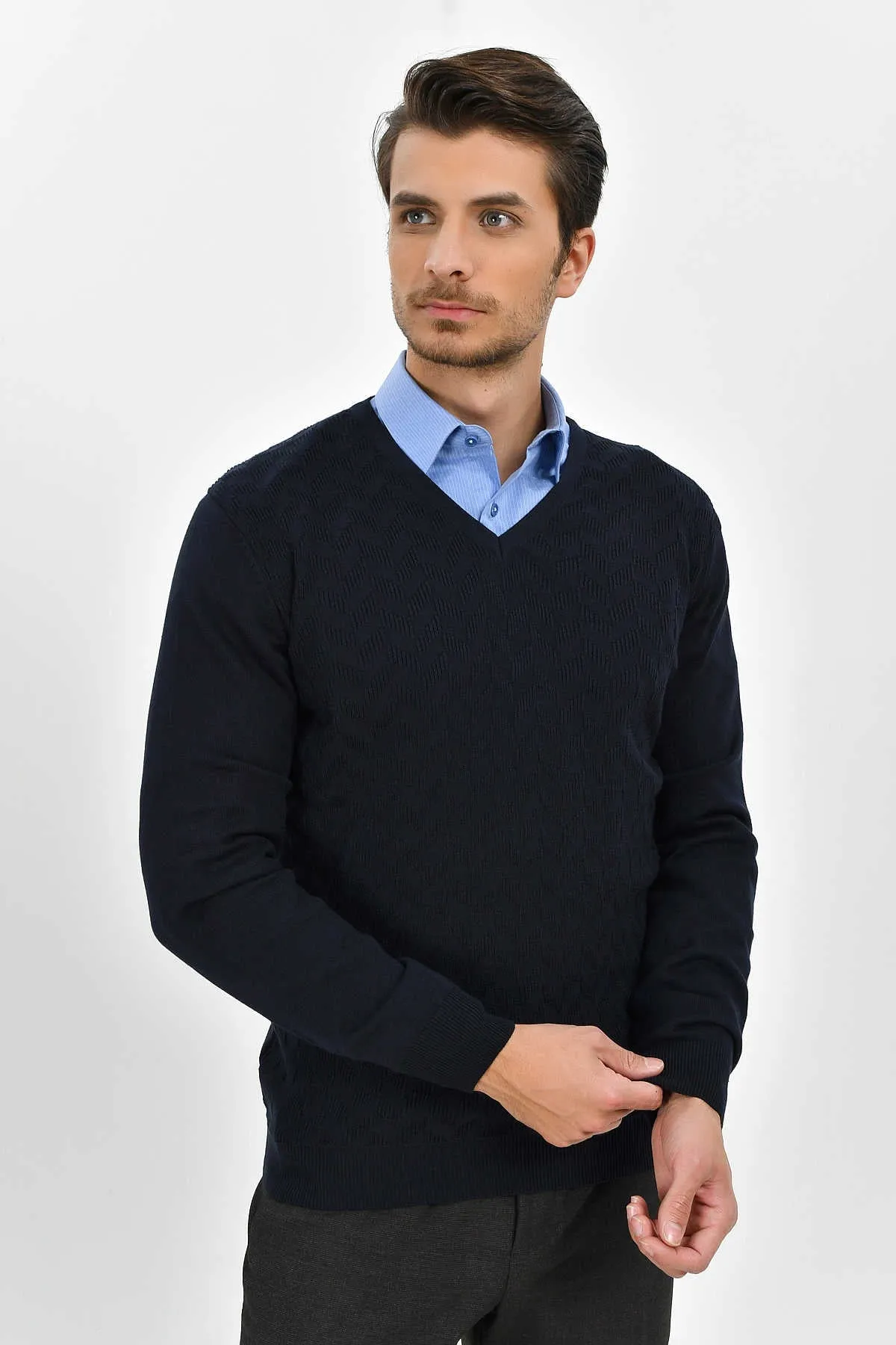 Regular Fit Plain Cotton Blend Burgundy V-Neck Sweater, Navy