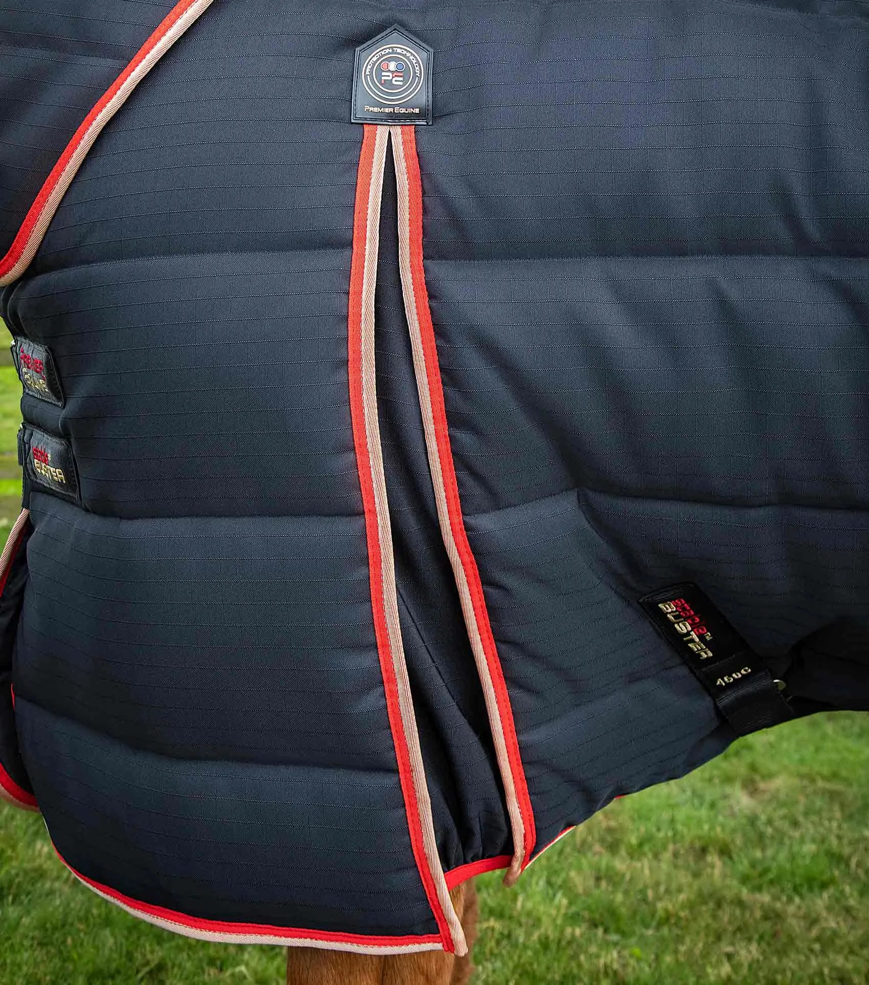 Stable Buster 450g Stable Rug with Neck Cover Black